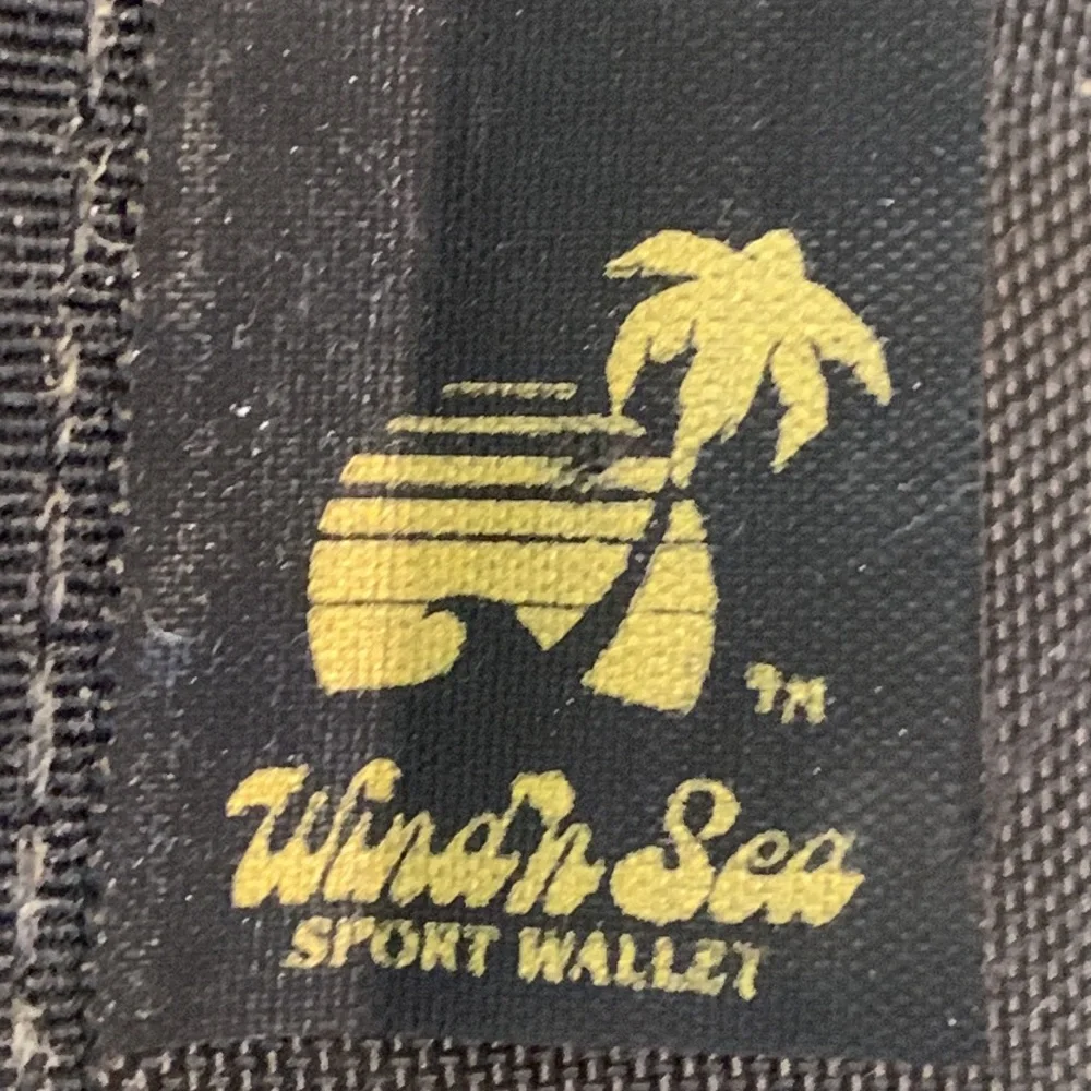 Vintage Wind n Sea Sport Wallet, black/red